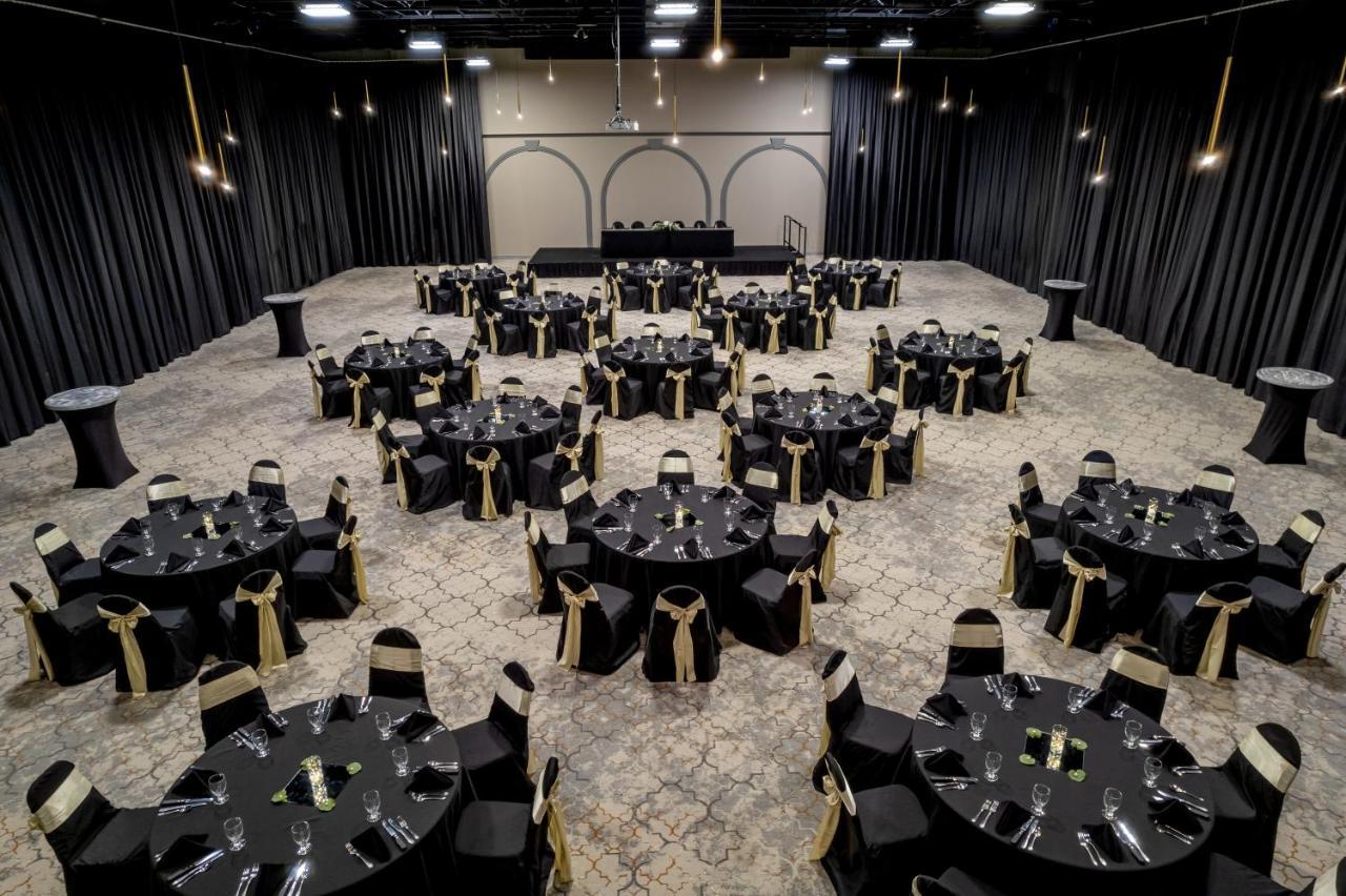Grand Williston Hotel And Conference Center Экстерьер фото