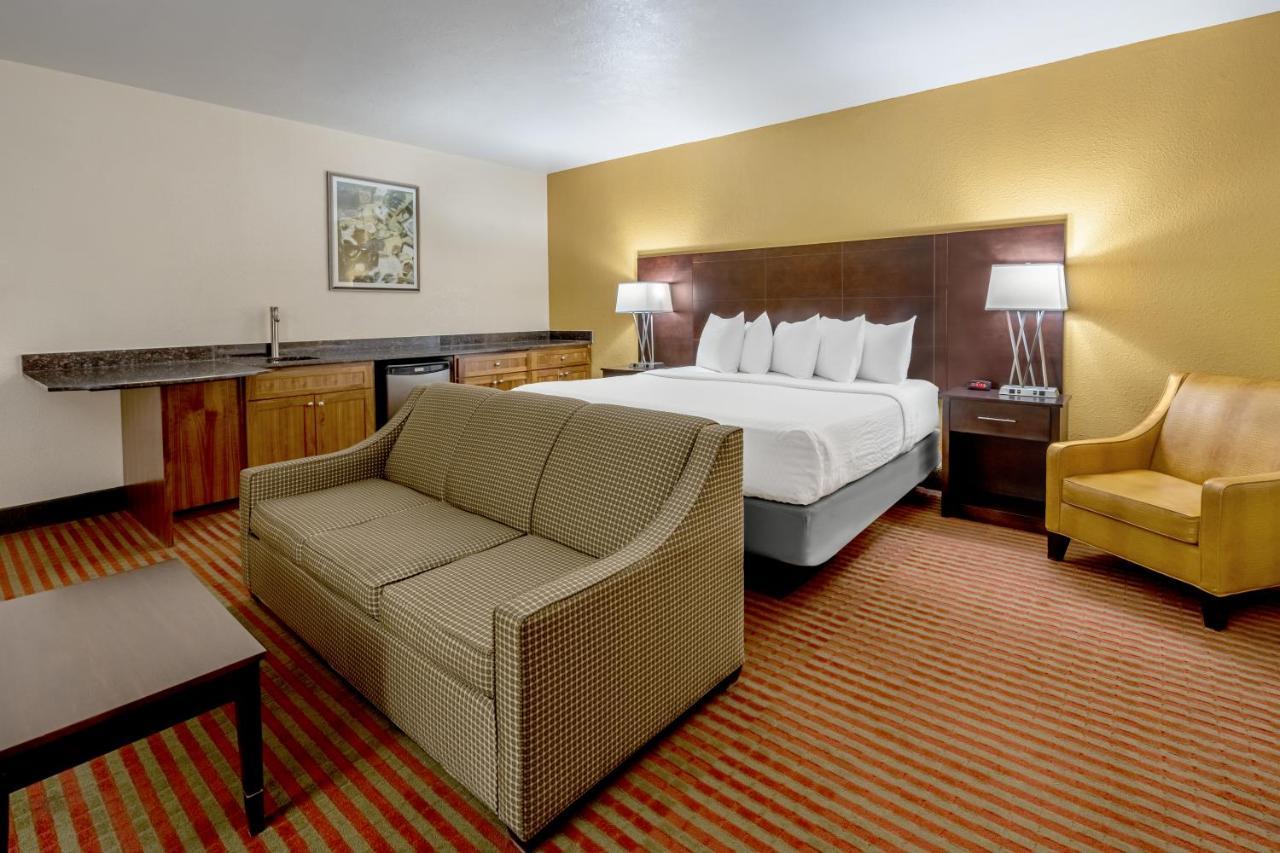 Grand Williston Hotel And Conference Center Экстерьер фото