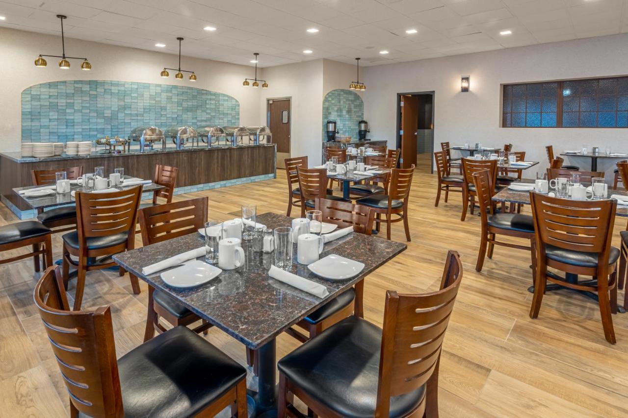 Grand Williston Hotel And Conference Center Экстерьер фото